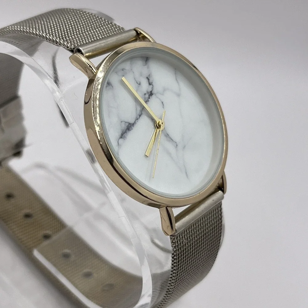 Women's Watch‎ Marble Dial 34mm Case Silver Mesh Metal Band- New Batery
